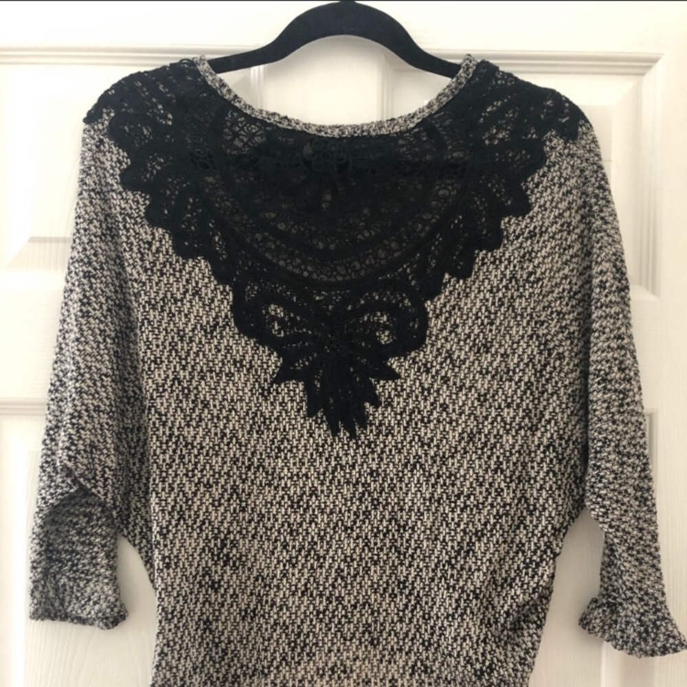 BOGO • BLACK AND BROWN TOP LACE DETAIL
